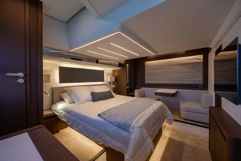  Yacht Photos Pics 2023 Prestige 590 - Image 34