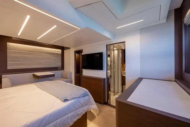  Yacht Photos Pics 2023 Prestige 590 - Image 36