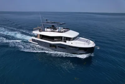 2025 Beneteau Grand Trawler 63