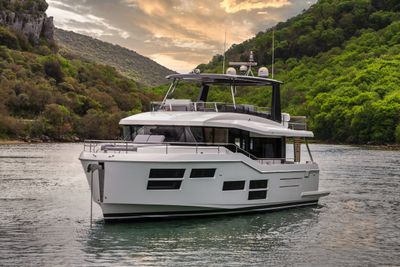 Beneteau Grand Trawler 62