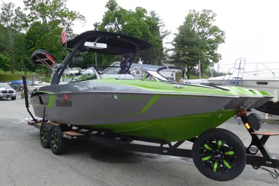 Malibu Wakesetter 24 MXZ
