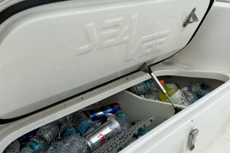  Yacht Photos Pics Open cooler on 2022 SeaVee 270Z boat filled with drinks and water bottles.