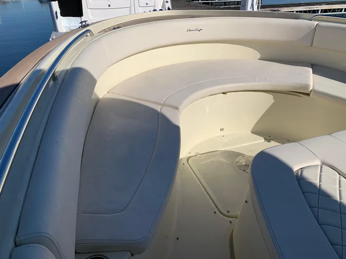  Yacht Photos Pics 2024 Chris-Craft Catalina 34 boat with spacious, cushioned seating area.