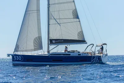 2025 Dufour 530
