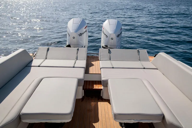 Rock Marine Rm 40 Yacht Photos Pics Luxurious 2026 Rock Marine RM 40 boat with twin engines and spacious sunbathing area.