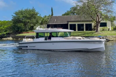 Axopar 37XC CROSS CABIN