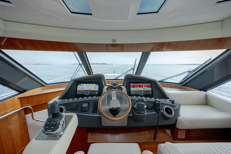  Yacht Photos Pics 2022 Belize 54 Sedan - Image 41