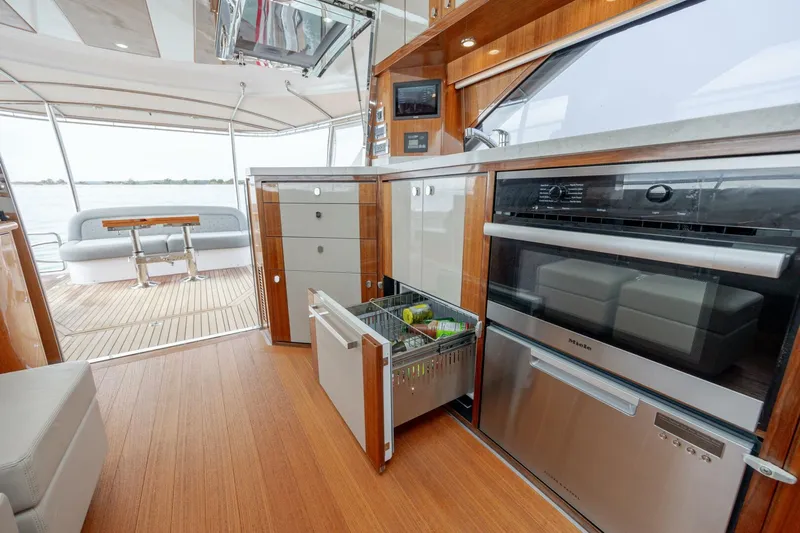  Yacht Photos Pics 2022 Belize 54 Sedan - Image 34