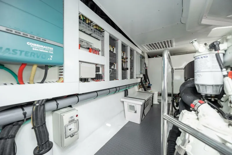  Yacht Photos Pics 2022 Belize 54 Sedan - Image 78