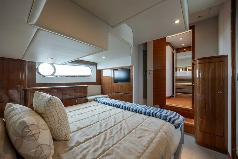  Yacht Photos Pics 2022 Belize 54 Sedan - Image 55