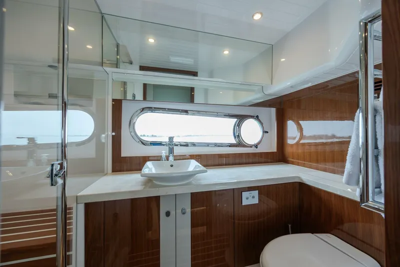  Yacht Photos Pics 2022 Belize 54 Sedan - Image 57