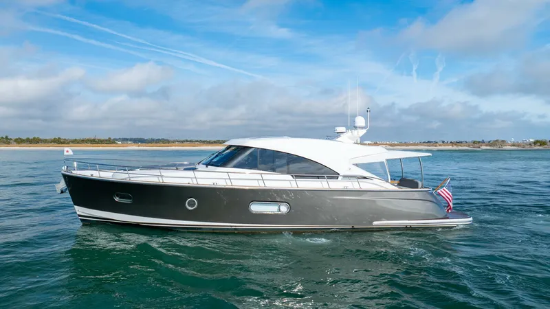  Yacht Photos Pics 2022 Belize 54 Sedan - Image 7