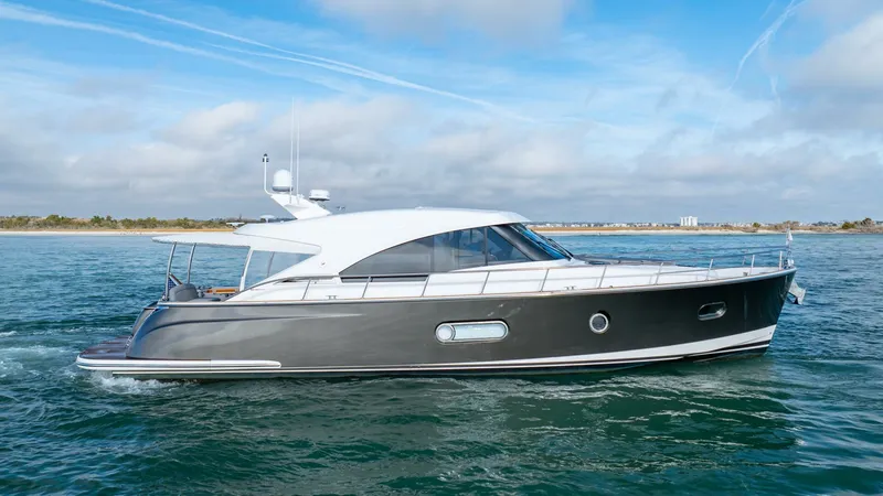  Yacht Photos Pics 2022 Belize 54 Sedan - Image 3