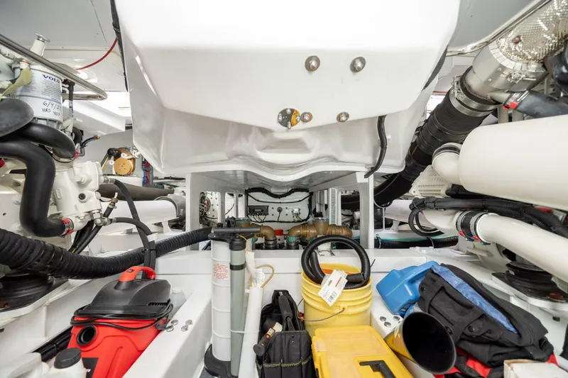  Yacht Photos Pics 2022 Belize 54 Sedan - Image 76