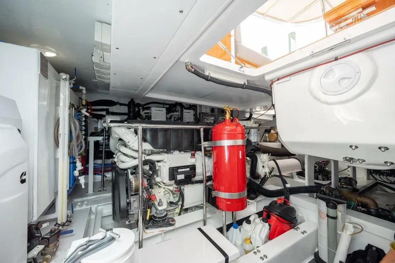  Yacht Photos Pics 2022 Belize 54 Sedan - Image 75