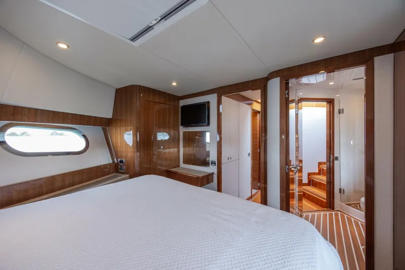  Yacht Photos Pics 2022 Belize 54 Sedan - Image 62