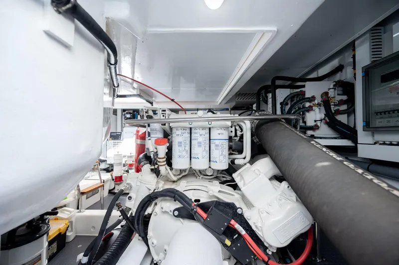  Yacht Photos Pics 2022 Belize 54 Sedan - Image 71