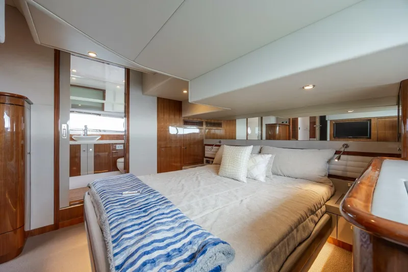  Yacht Photos Pics 2022 Belize 54 Sedan - Image 53