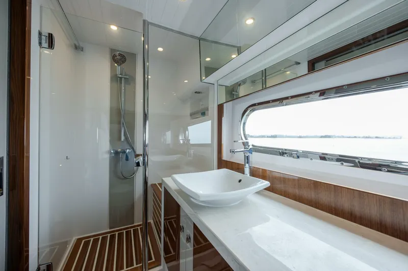  Yacht Photos Pics 2022 Belize 54 Sedan - Image 58