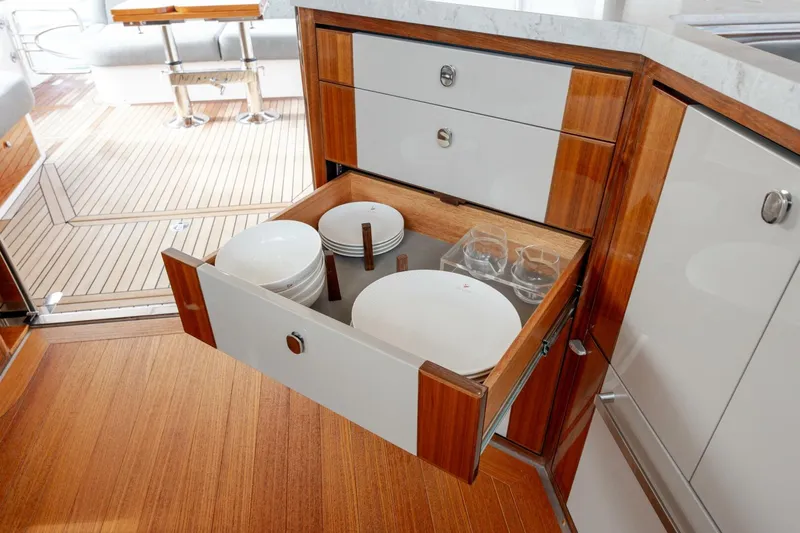  Yacht Photos Pics 2022 Belize 54 Sedan - Image 33