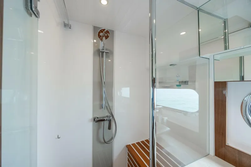  Yacht Photos Pics 2022 Belize 54 Sedan - Image 59