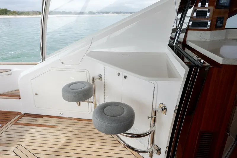  Yacht Photos Pics 2022 Belize 54 Sedan - Image 18