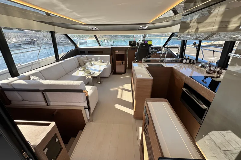  Yacht Photos Pics Prestige M 458 neuve disponible chez Espace Power