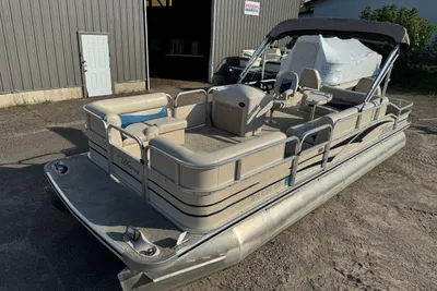 Weeres Family Fish Deluxe 220 Pontoon
