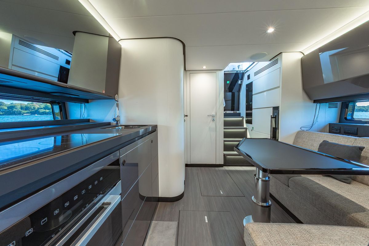 2023 Azimut 47 