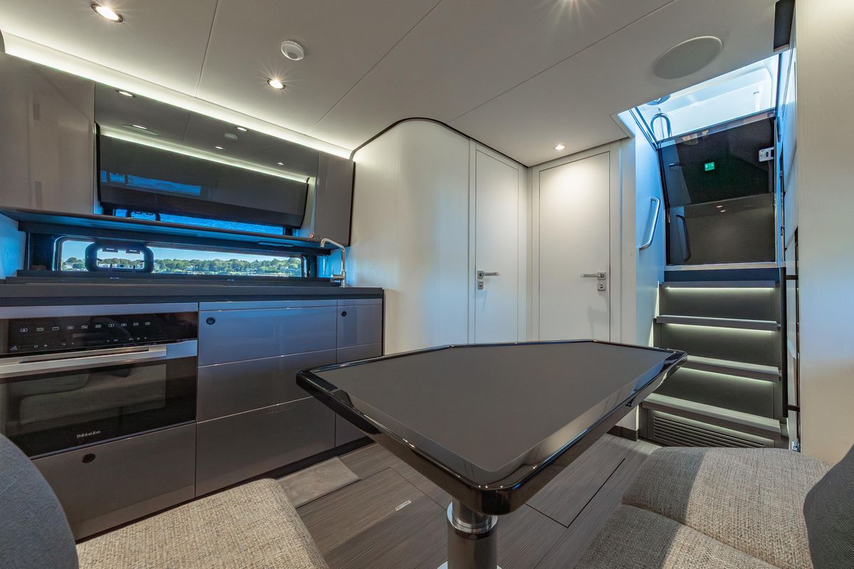 2023 Azimut 47 