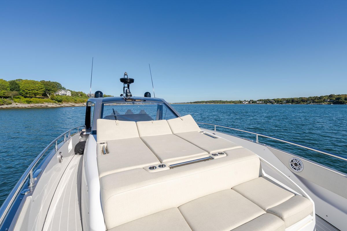 2023 Azimut 47 