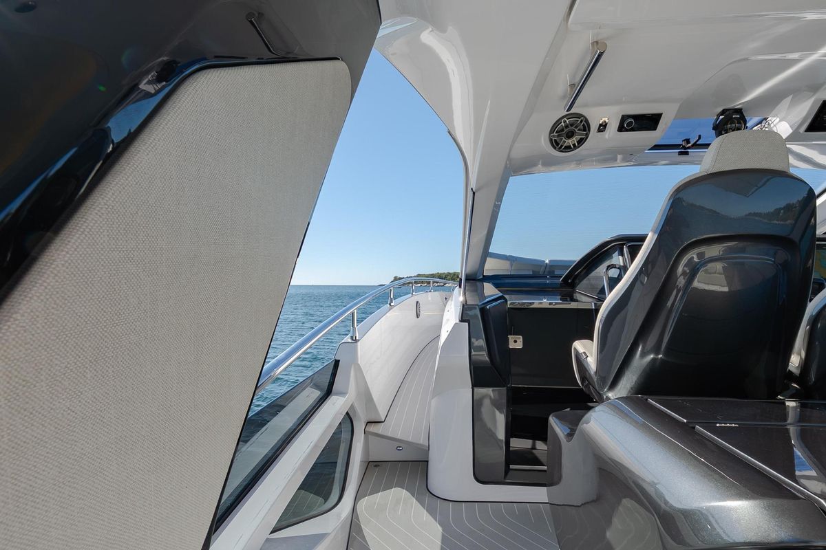 2023 Azimut 47 