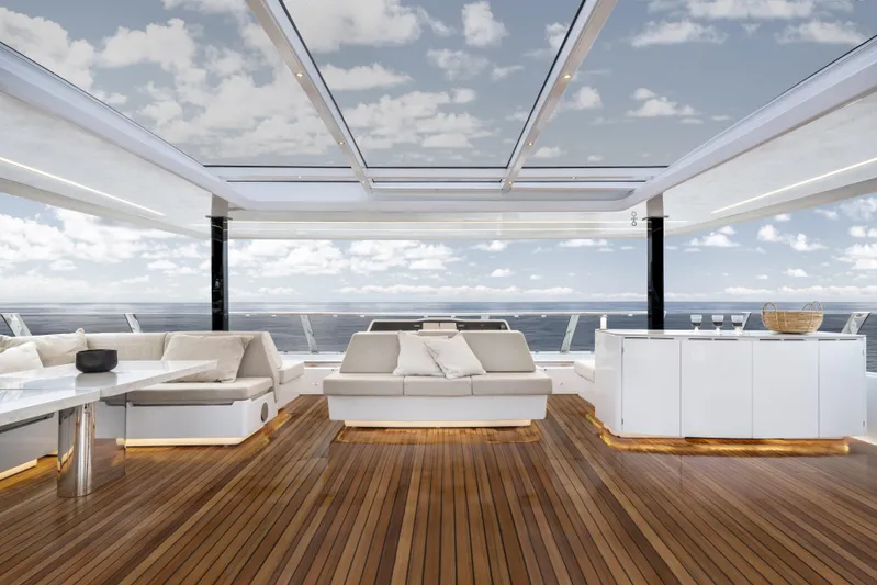 Manta Yacht Photos Pics 