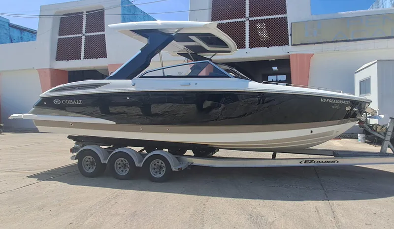2021 Cobalt A29 @ Acapulco Yacht Photos Pics 