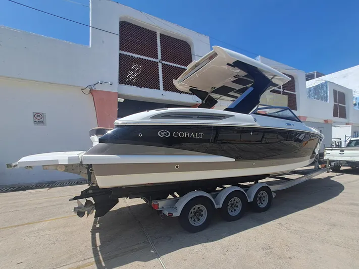 2021 Cobalt A29 @ Acapulco Yacht Photos Pics 