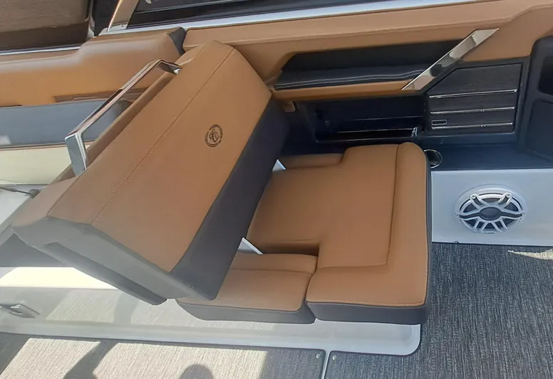 2021 Cobalt A29 @ Acapulco Yacht Photos Pics 