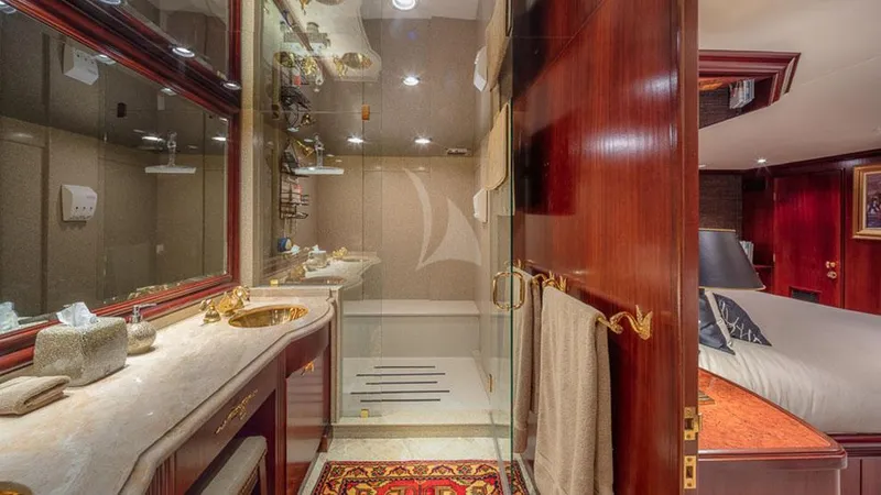 Blackwood Yacht Photos Pics Owners Head and Shower