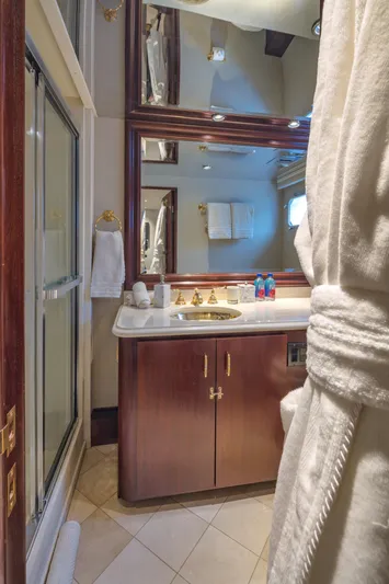 Blackwood Yacht Photos Pics Guest Head and Shower