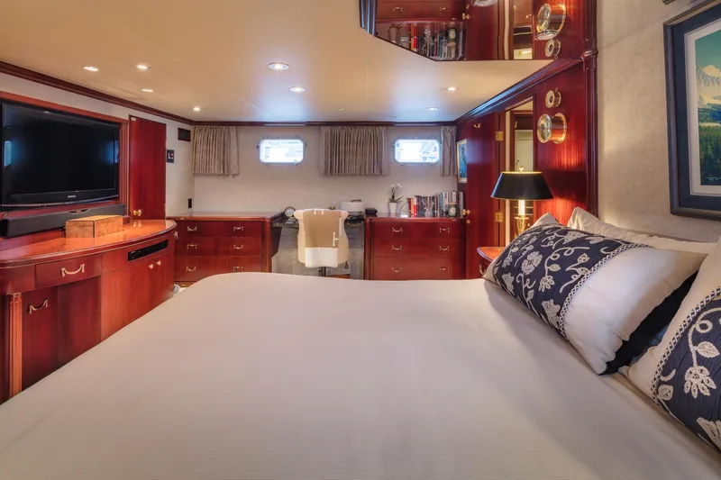 Blackwood Yacht Photos Pics Owners Stateroom to Port
