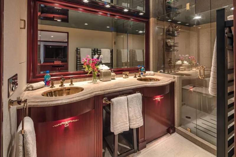 Blackwood Yacht Photos Pics Owners Head and Shower