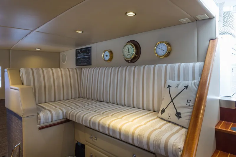 Blackwood Yacht Photos Pics Wheelhouse settee