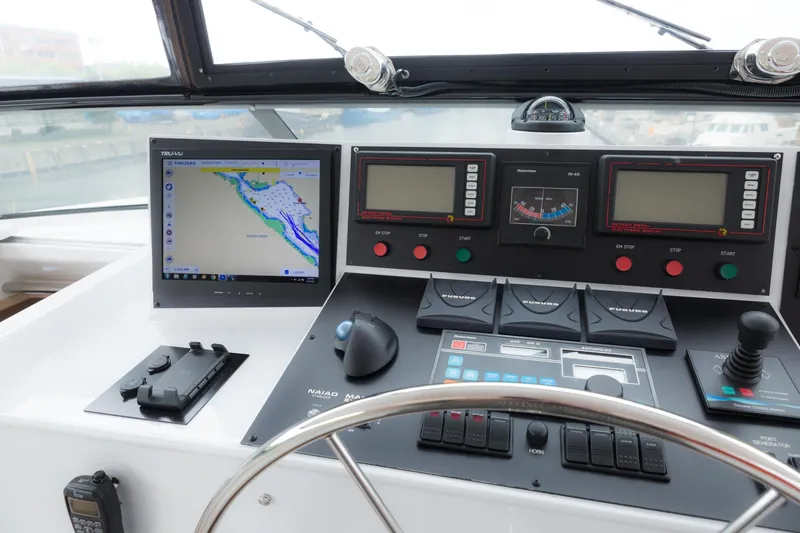 Blackwood Yacht Photos Pics Flybridge electronics