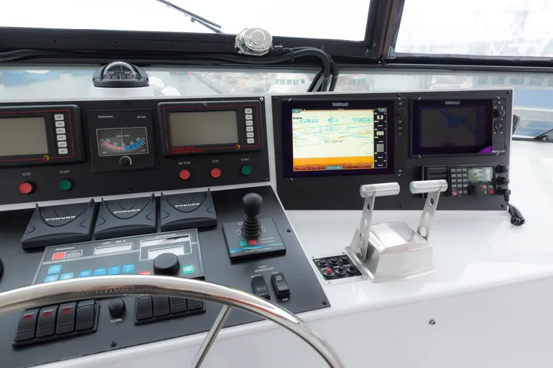 Blackwood Yacht Photos Pics Stbd FB screens