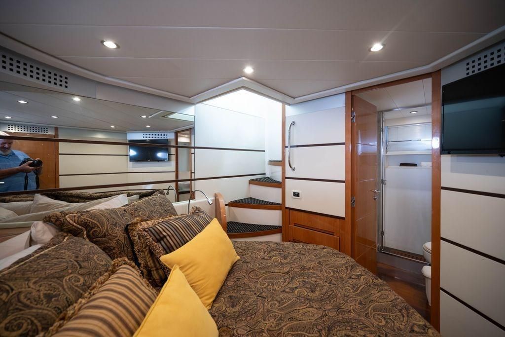 2007 Pershing 63 