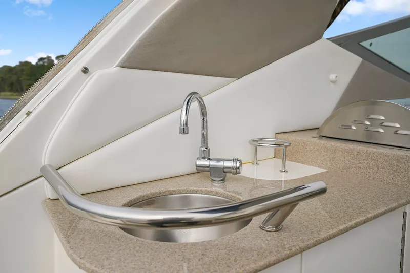 Beau Dacious Yacht Photos Pics 2007 Sea Ray 310 Sundancer boat sink and countertop detail.