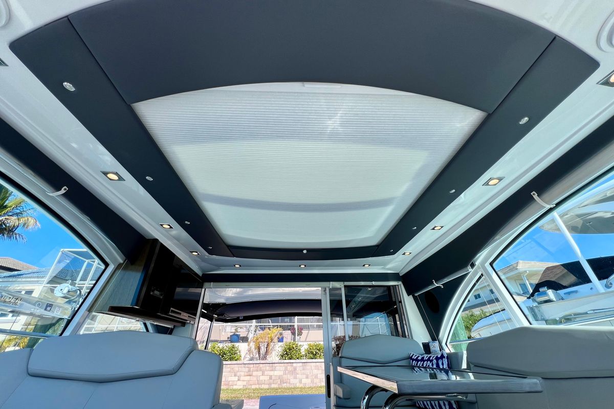 2018 Cruisers Yachts 42 