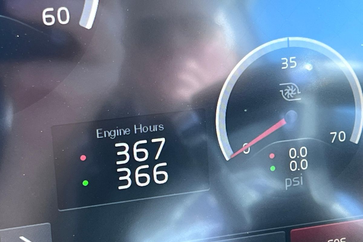 2018 Cruisers Yachts 42 