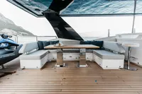 BERING 92 FLYBRIDGE