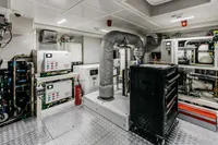 BERING 92 ENGINE ROOM