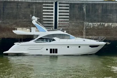 Azimut 50 fly